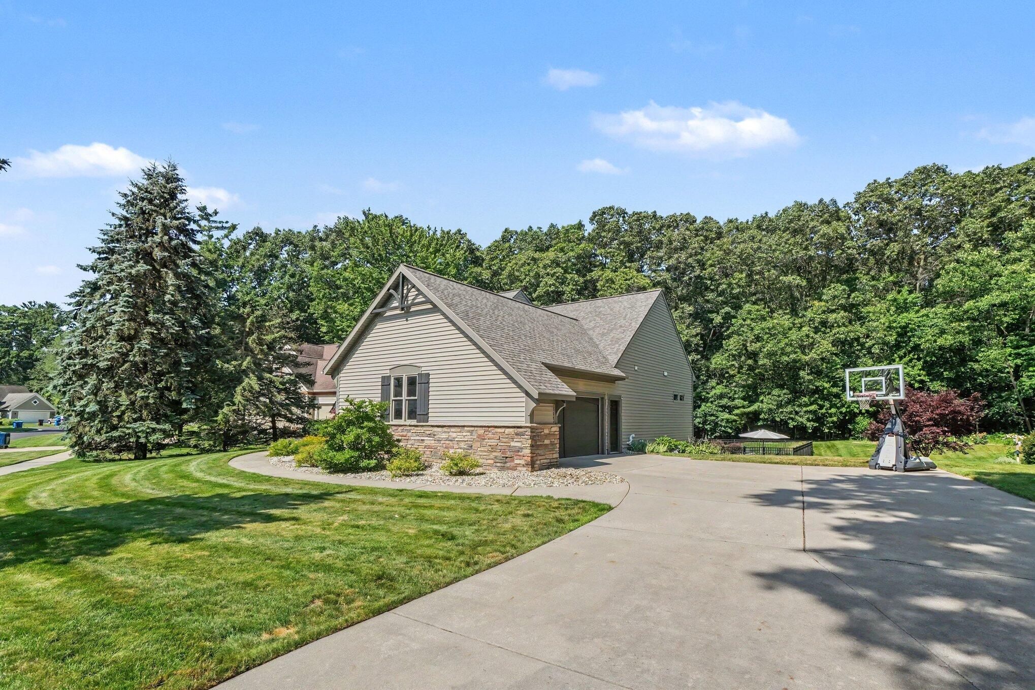 16033 Waterleaf Trail Spring Lake, MI 49456 - Photo 2 of 72 003_file_3335
