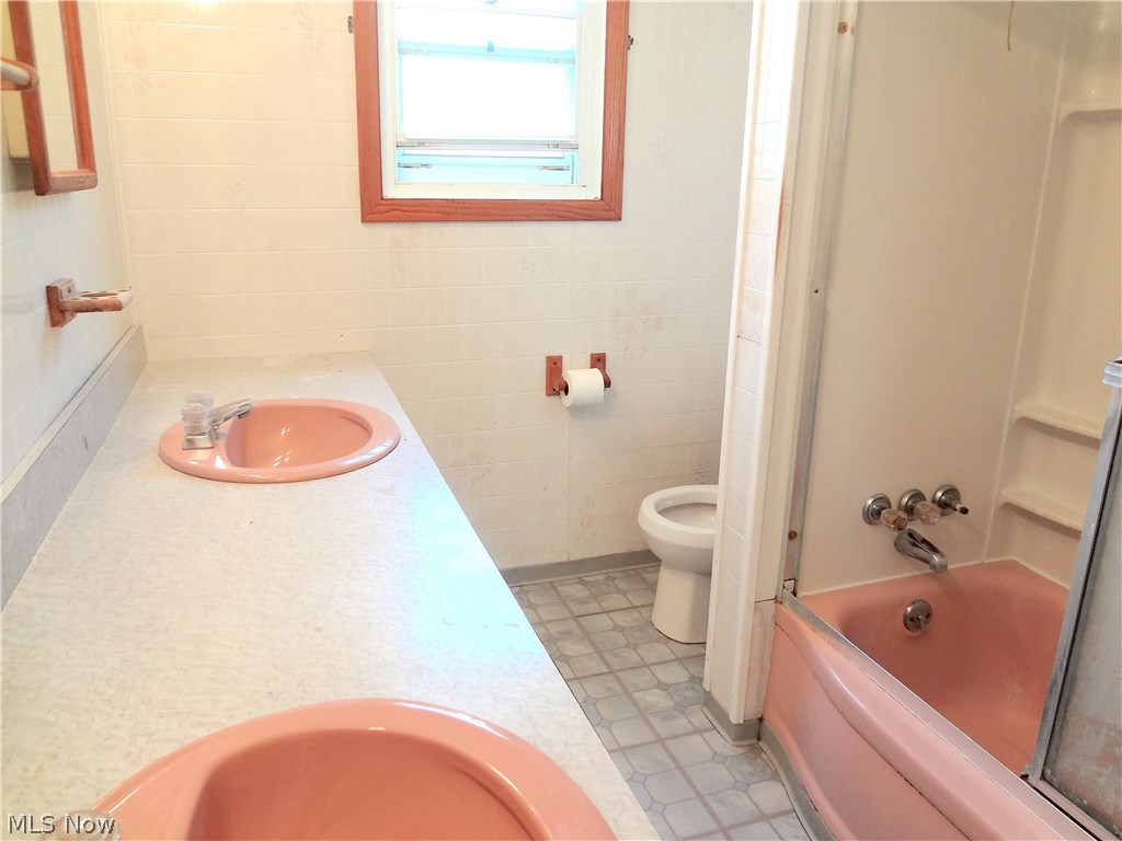 11109 Snow Road Parma Heights, OH 44130 - Photo 6 of 23