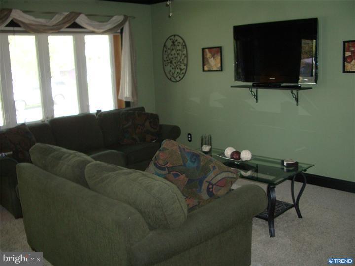 11 West Rutherford Drive Newark, DE 19713 - Photo 2 of 14 Gallery Image 2