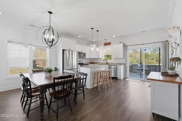 $315,000 | 304 Holbrook Lane, Hubert, NC 28539