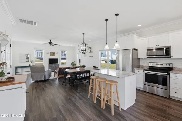 $315,000 | 304 Holbrook Lane, Hubert, NC 28539