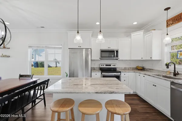 $315,000 | 304 Holbrook Lane, Hubert, NC 28539