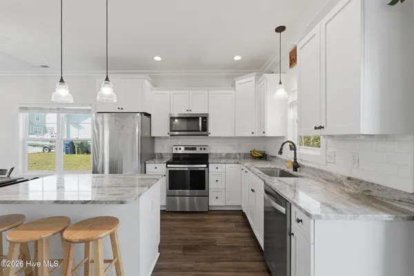 $315,000 | 304 Holbrook Lane, Hubert, NC 28539