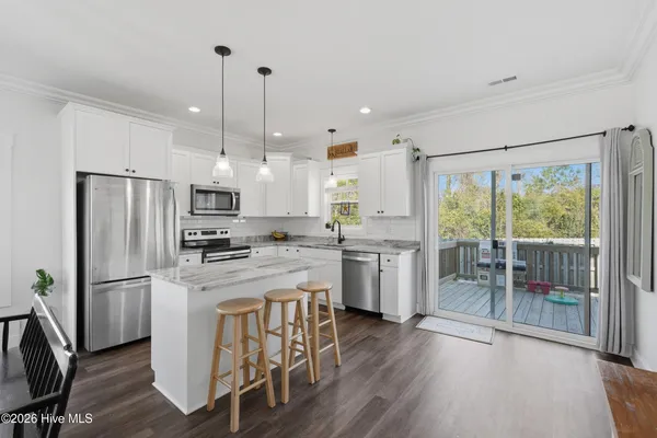 $315,000 | 304 Holbrook Lane, Hubert, NC 28539