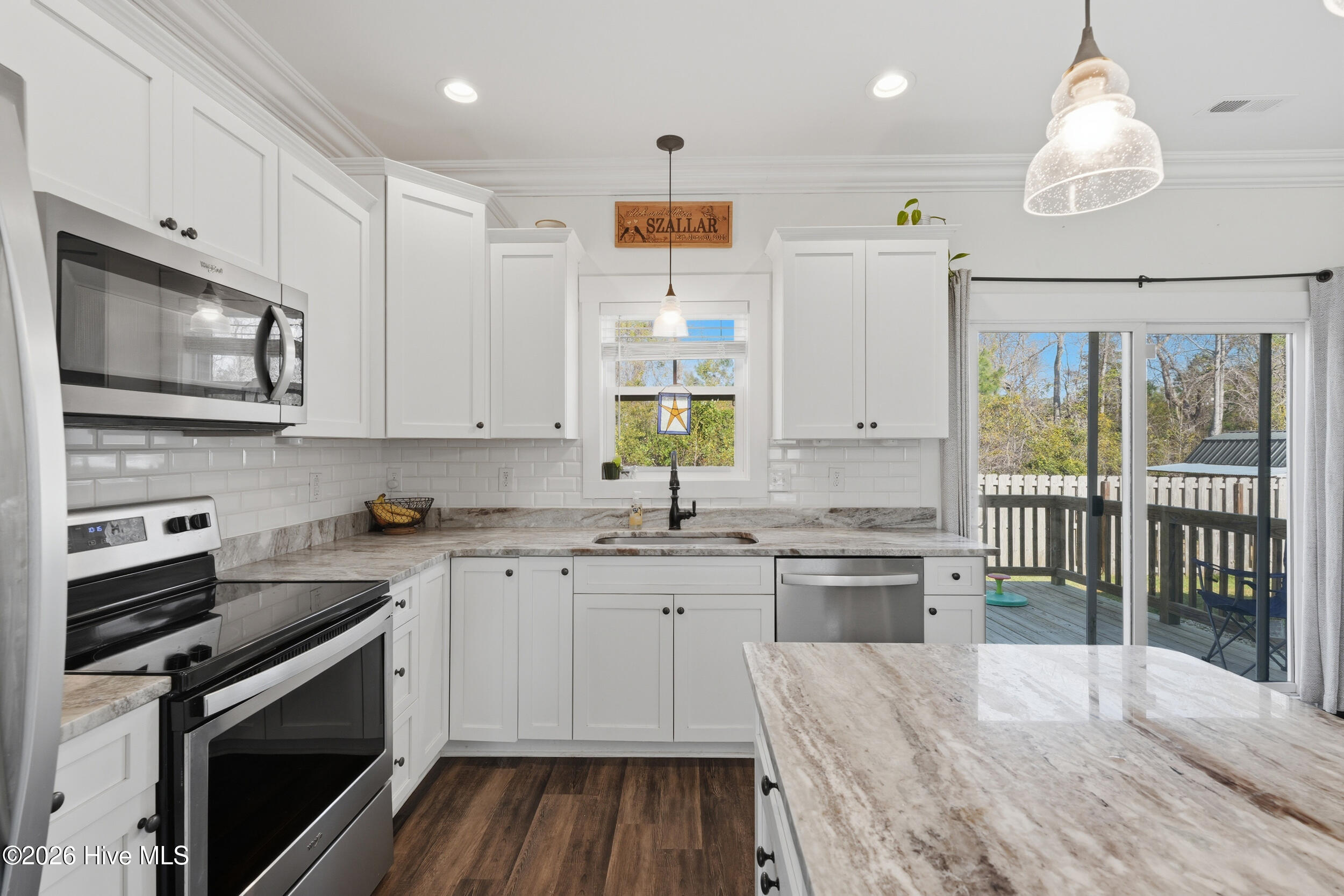 304 Holbrook Lane Hubert, NC 28539 - Photo 22 of 54 22_kitchen