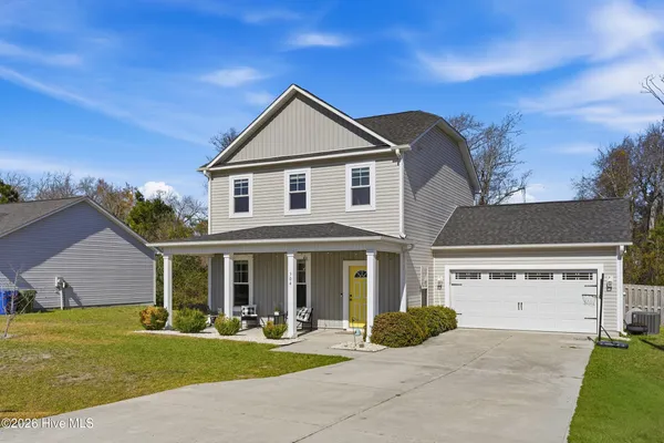 $315,000 | 304 Holbrook Lane, Hubert, NC 28539