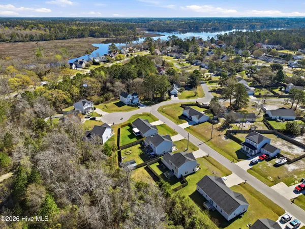 $315,000 | 304 Holbrook Lane, Hubert, NC 28539