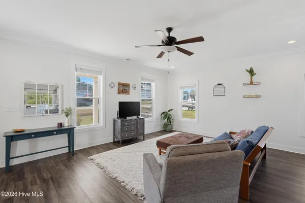 $315,000 | 304 Holbrook Lane, Hubert, NC 28539