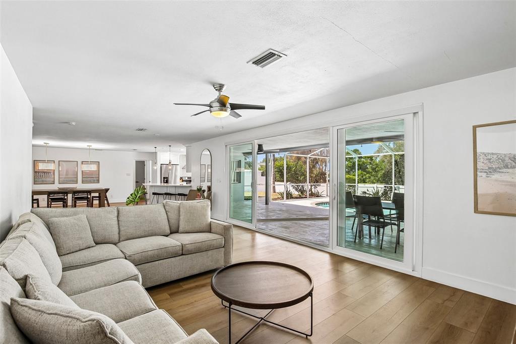 9622 Oakhurst Road Seminole, FL 33776 - Photo 17 of 56 Gallery Image 17