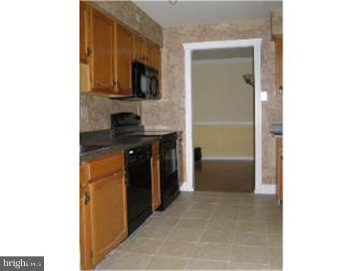 447 Old Erial Road Sicklerville, NJ 08081 - Photo 5 of 17 Kitchen