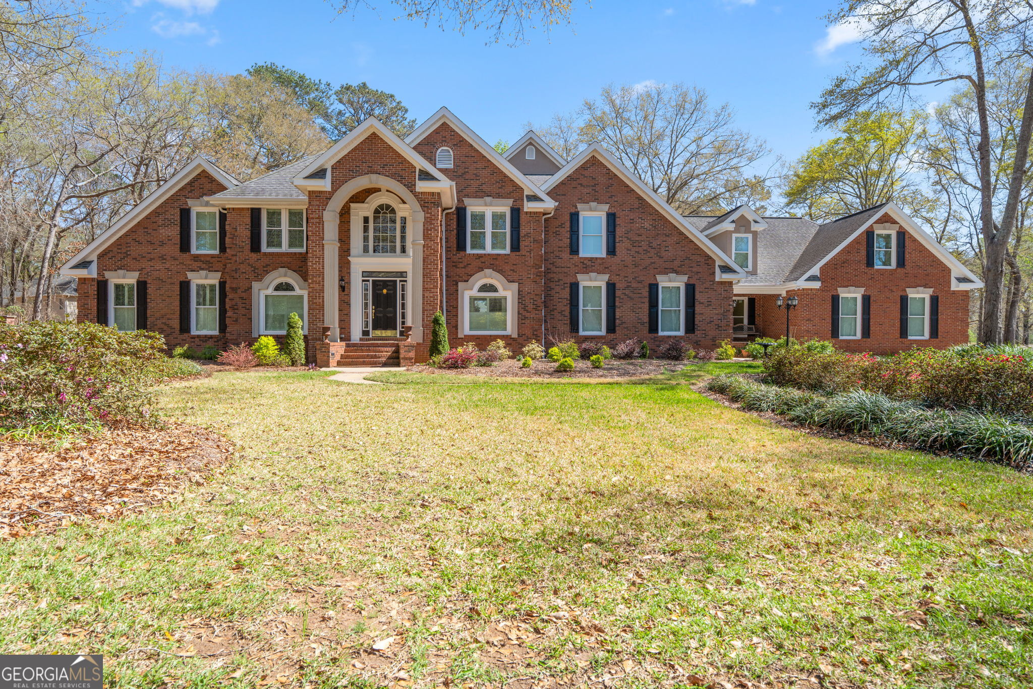 109 Crest Pointe Warner Robins, GA 31088 - Photo 1 of 86 a front view of a house with a yard
