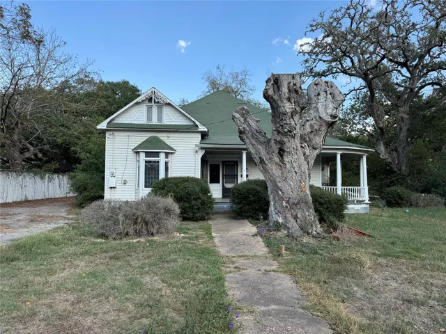 $195,000 | 330 North Monroe Street, La Grange, TX 78945