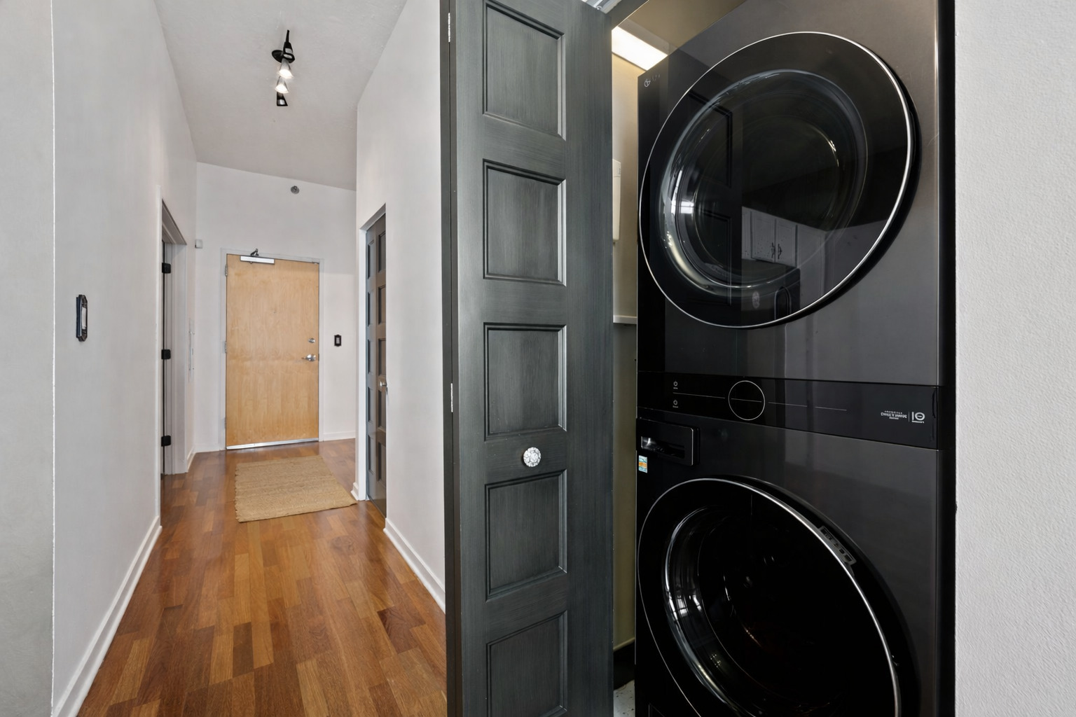 1600 South Indiana Avenue, Unit 907 Chicago, IL 60616 - Photo 9 of 17