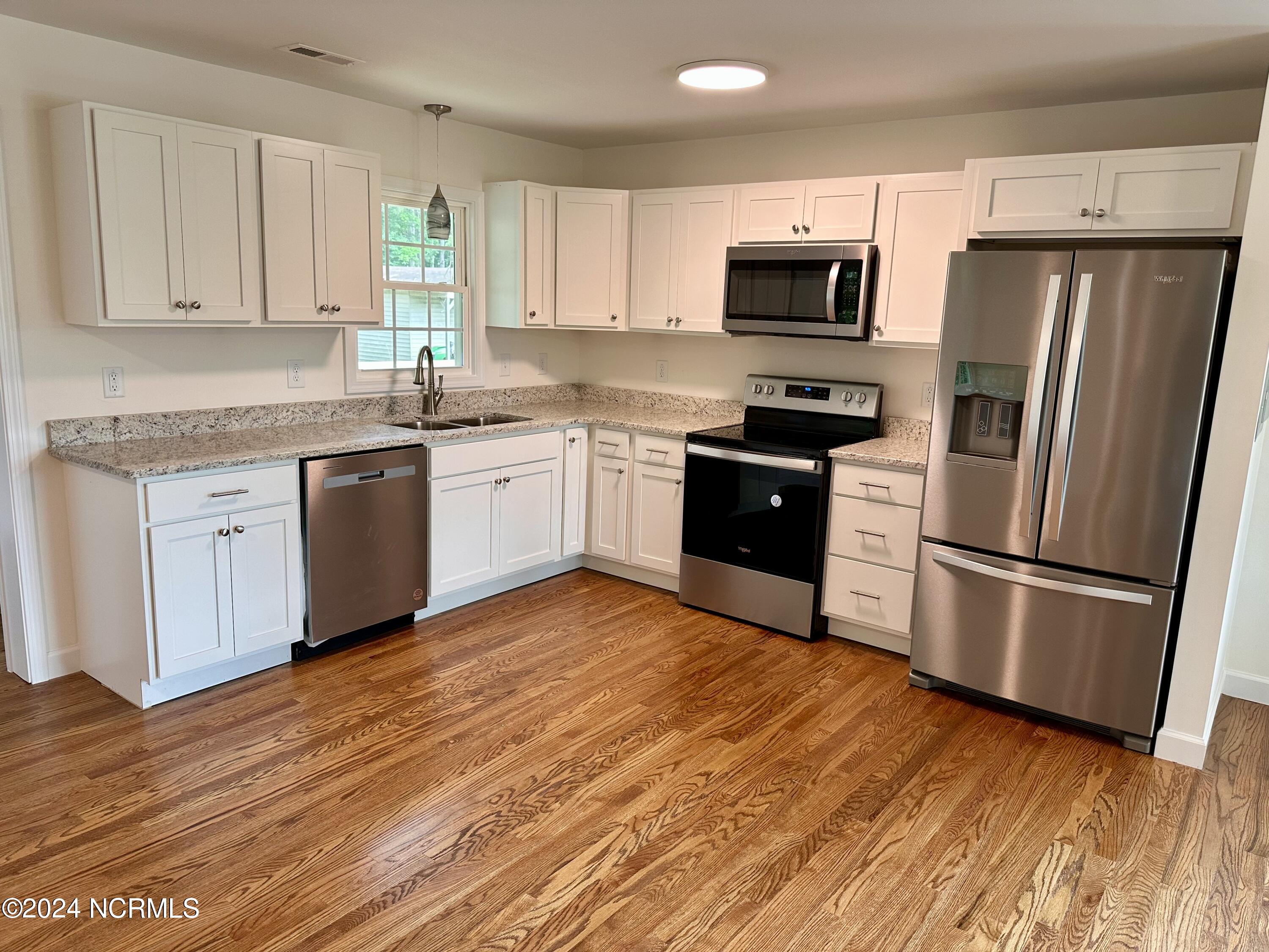 561 Burkett Road Dover, NC 28526 - Photo 18 of 33 kitchen