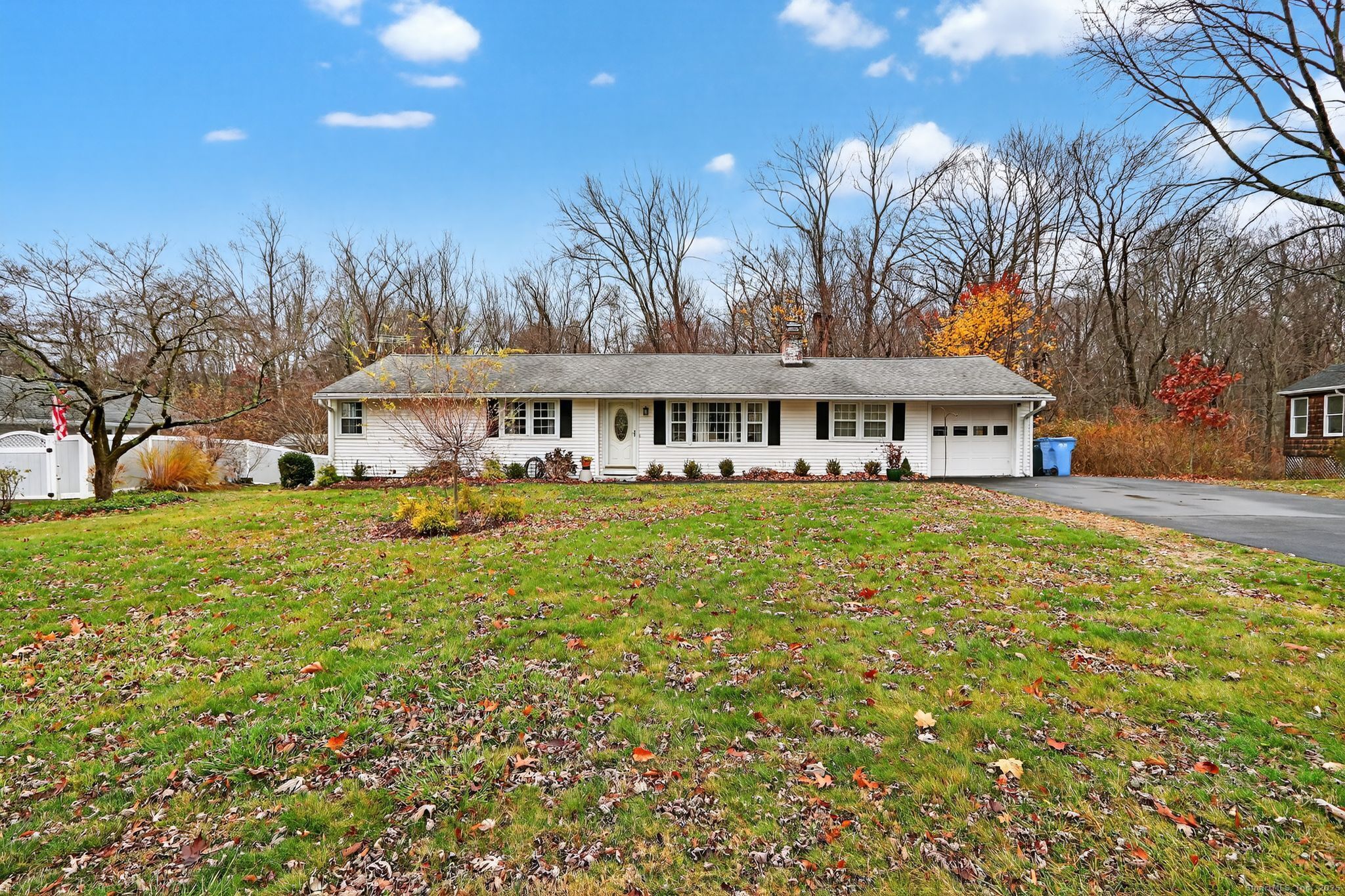 36 Norman Road Hamden, CT 06514 - Photo 2 of 32