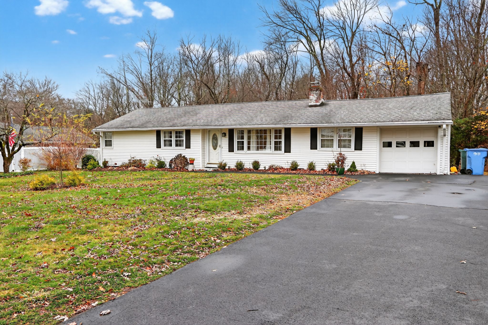 36 Norman Road Hamden, CT 06514 - Photo 3 of 32