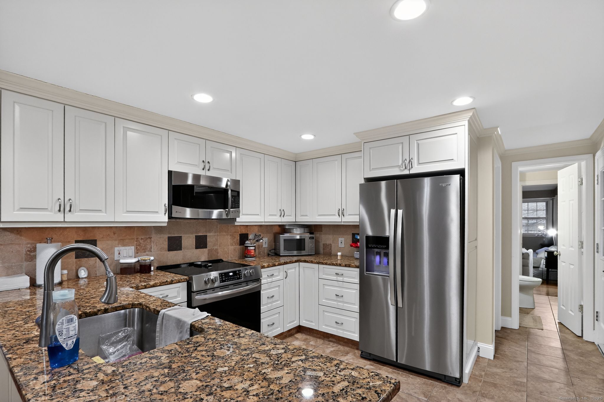 36 Norman Road Hamden, CT 06514 - Photo 8 of 32