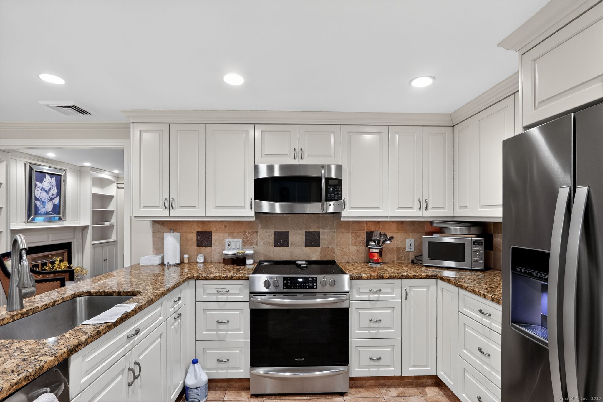 36 Norman Road Hamden, CT 06514 - Photo 10 of 32