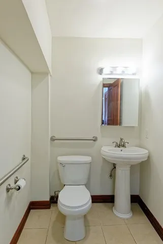 $4,700 | 377 1st Street, Unit 2, Jersey City, NJ 07302