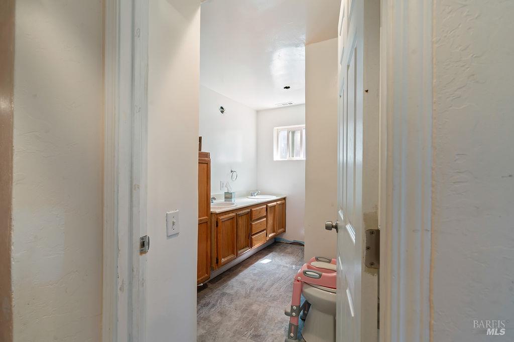 841 Benicia Road Vallejo, CA 94591 - Photo 11 of 40 Gallery Image 11