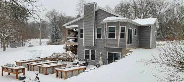 $400,000 | 10599 West H Avenue, Kalamazoo, MI 49009
