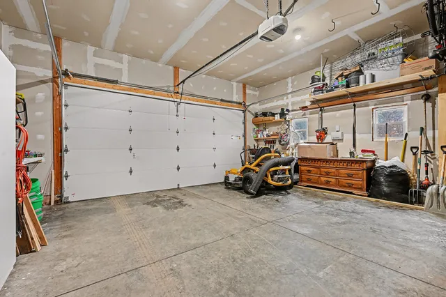 $400,000 | 10599 West H Avenue, Kalamazoo, MI 49009