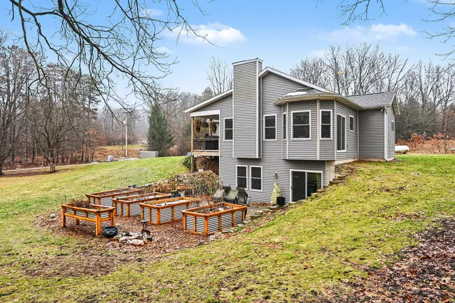 $400,000 | 10599 West H Avenue, Kalamazoo, MI 49009