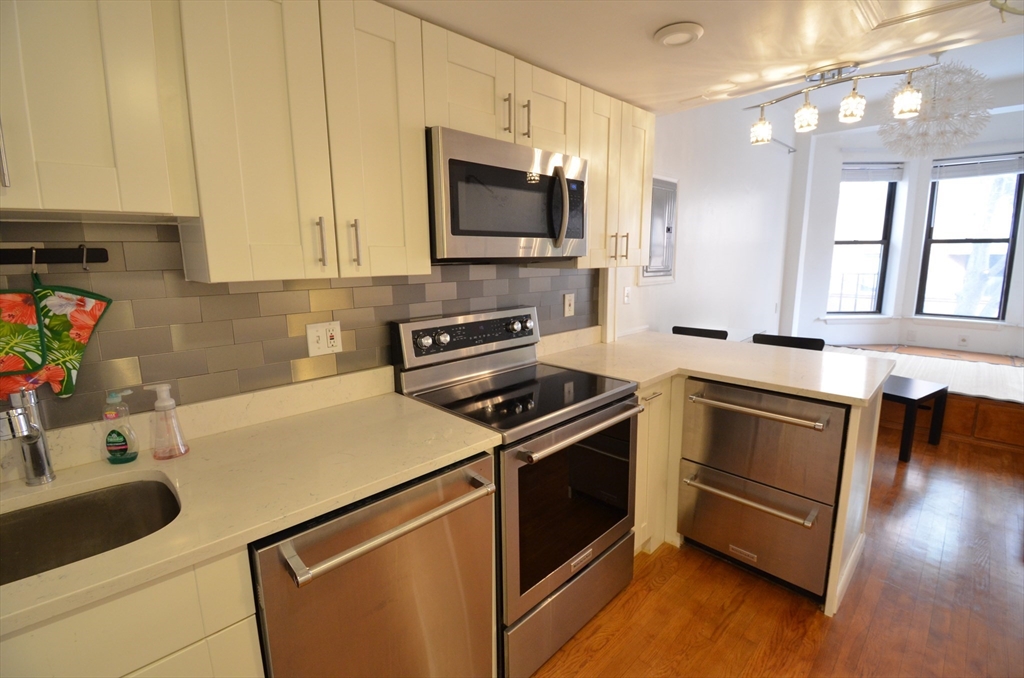 40 St Botolph Street, Unit 26 Boston, MA 02116 - Photo 4 of 15