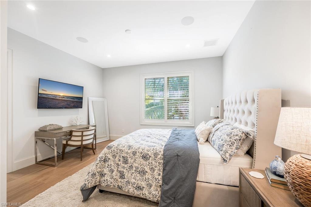 1844 Alamanda Drive Naples, FL 34102 - Photo 37 of 50 Queen-Sized Bed
