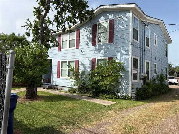 $255,000 | 1622-1624 18th Street, Corpus Christi, TX 78404