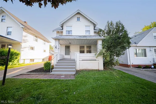 $172,999 | 1524 East 221st Street, Euclid, OH 44117