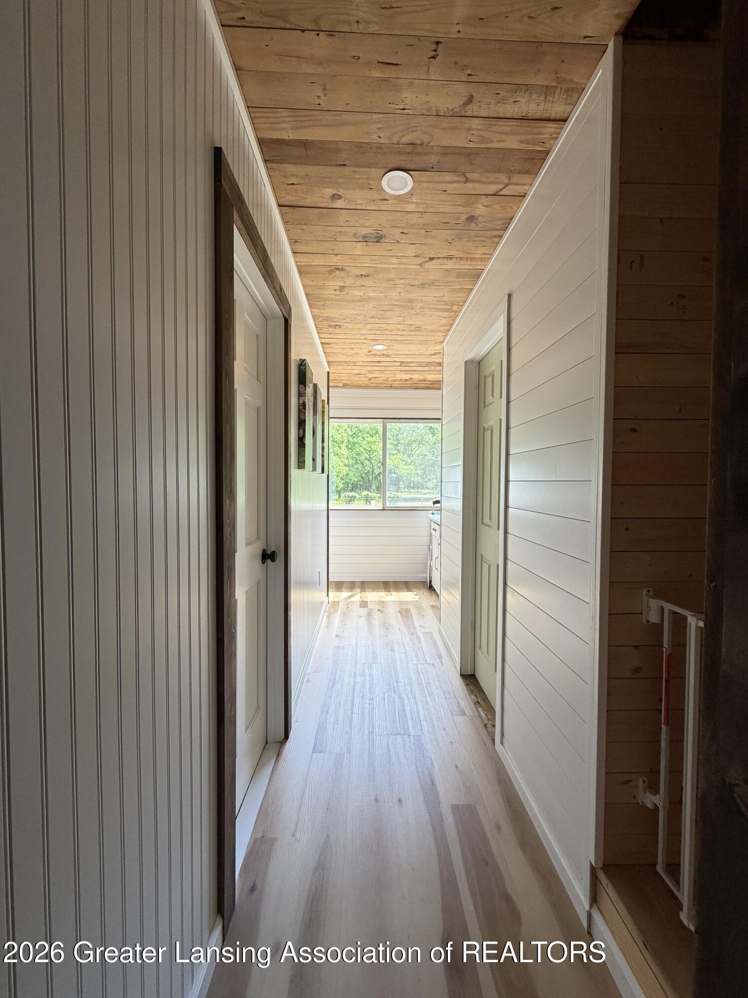 5429 South Waverly Road Lansing, MI 48911 - Photo 23 of 39 IMG_3648