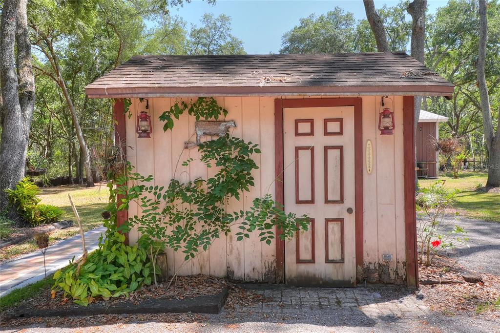4846 Knights Station Road Lakeland, FL 33810 - Photo 36 of 49 a sign that is on the side of a building