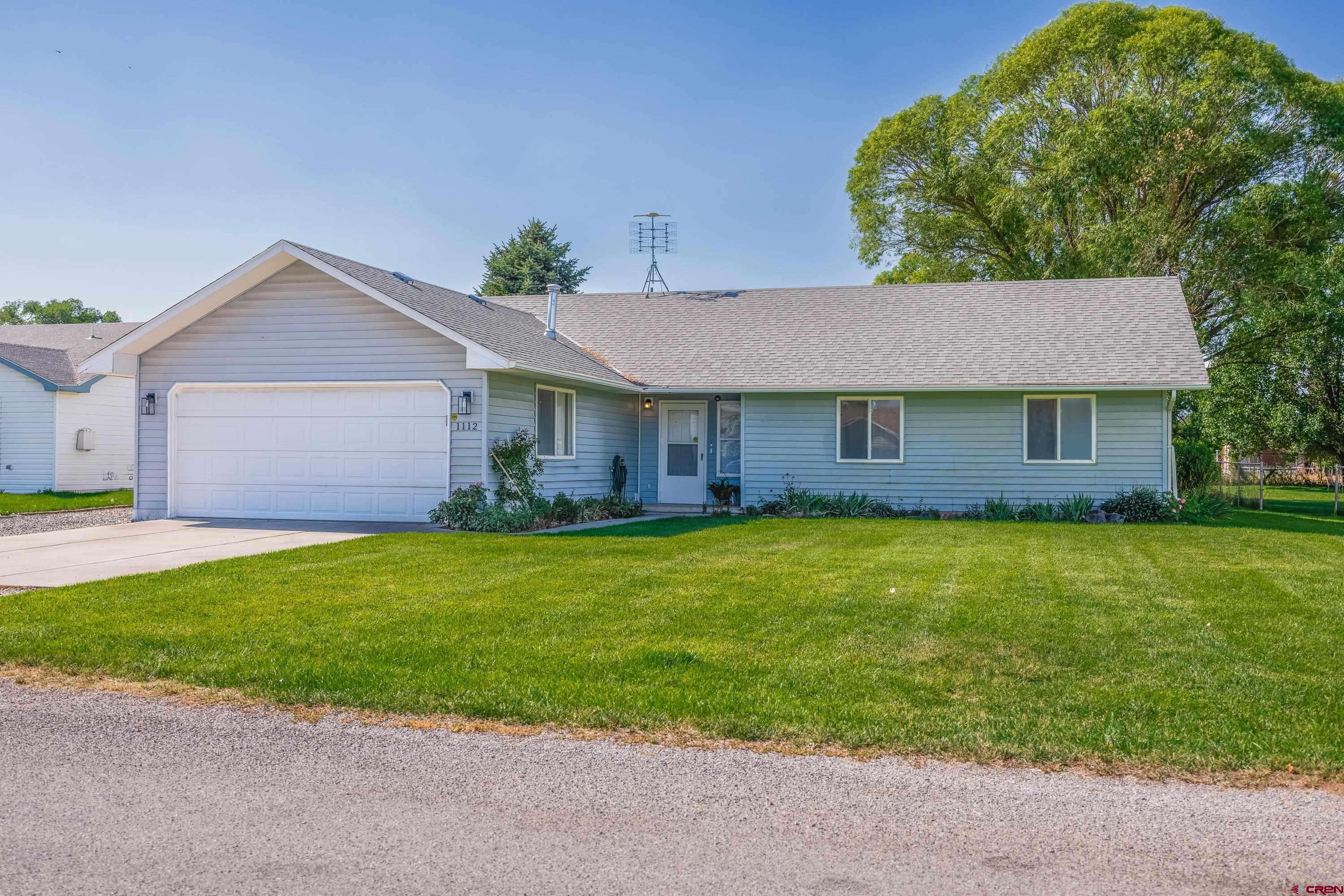 1112 Normandy Road Montrose, CO 81403 - Photo 4 of 37