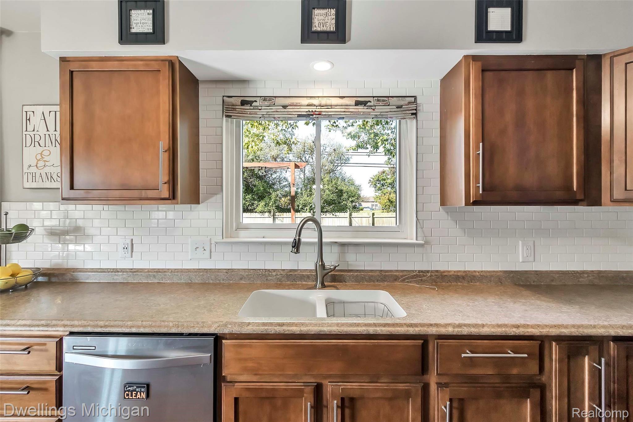 1075 Knightsbridge Road Canton, MI 48187 - Photo 11 of 38 1075-Knightsbridge-Rd-windowstill-19.jpg