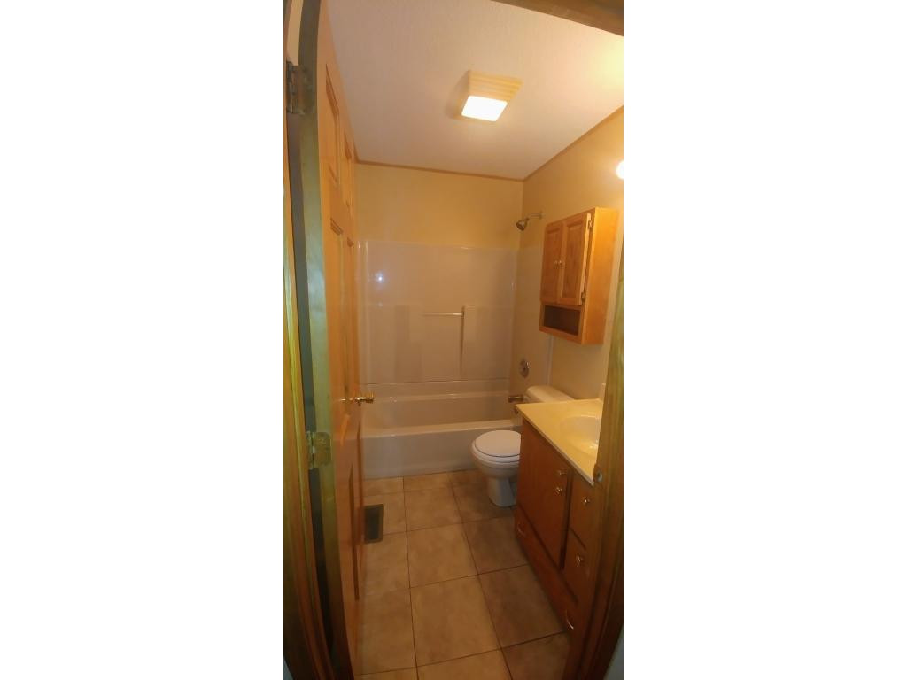 251 Price Road Elizabethton, TN 37643 - Photo 17 of 36 main bath