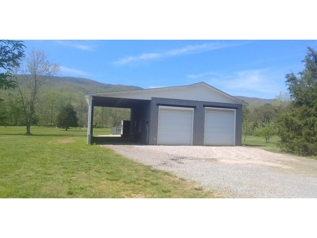 251 Price Road Elizabethton, TN 37643 - Photo 26 of 36 separate huge garage