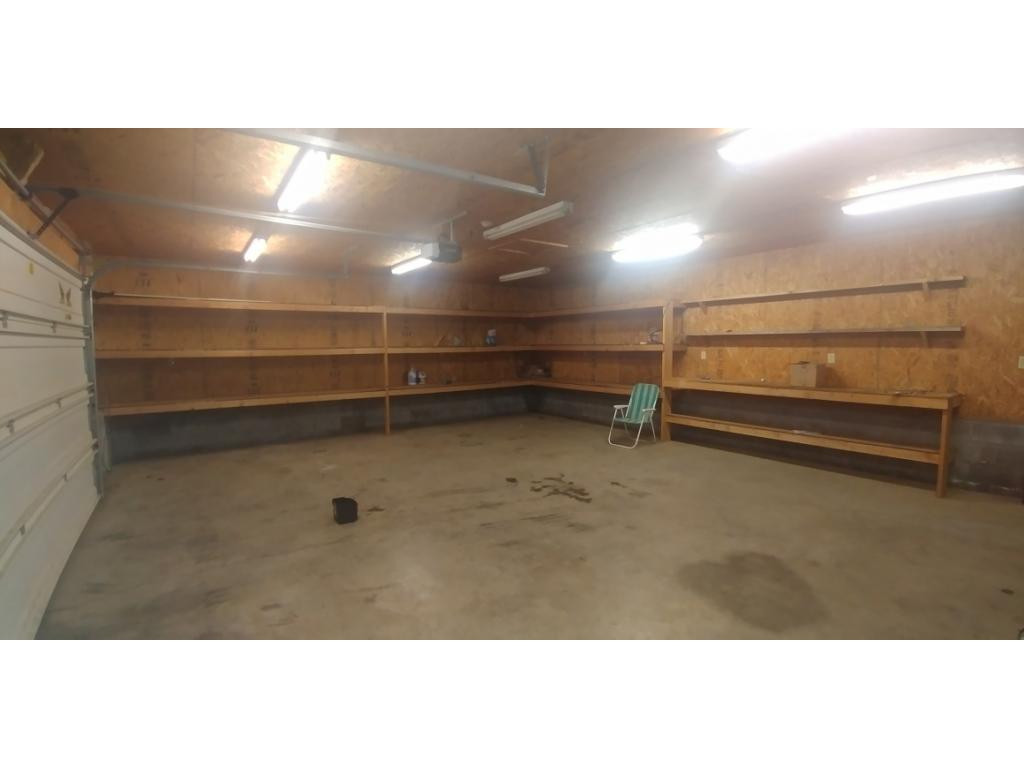 251 Price Road Elizabethton, TN 37643 - Photo 30 of 36 garage interior