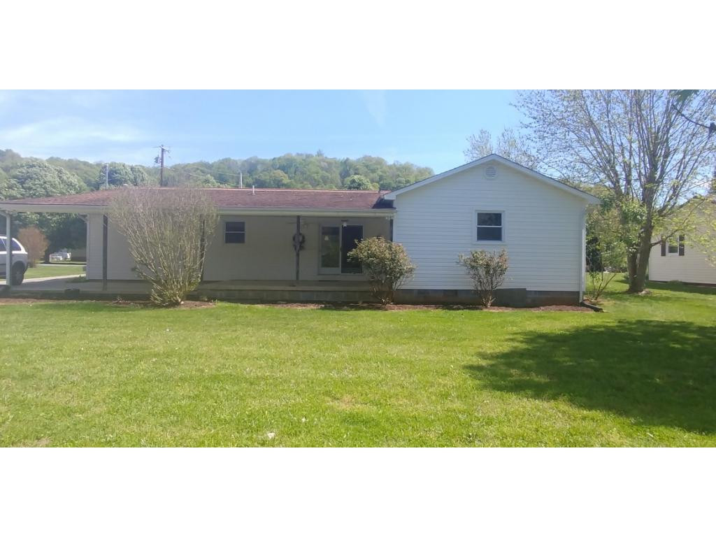 251 Price Road Elizabethton, TN 37643 - Photo 4 of 36 back