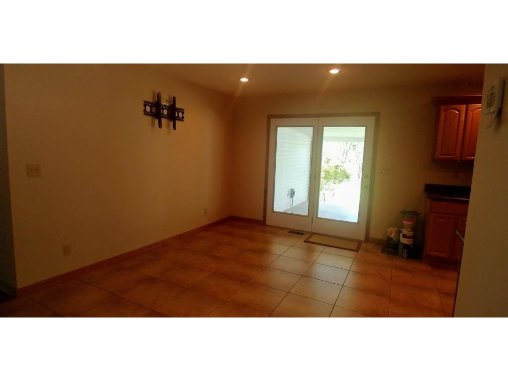 251 Price Road Elizabethton, TN 37643 - Photo 8 of 36 Dining to patio