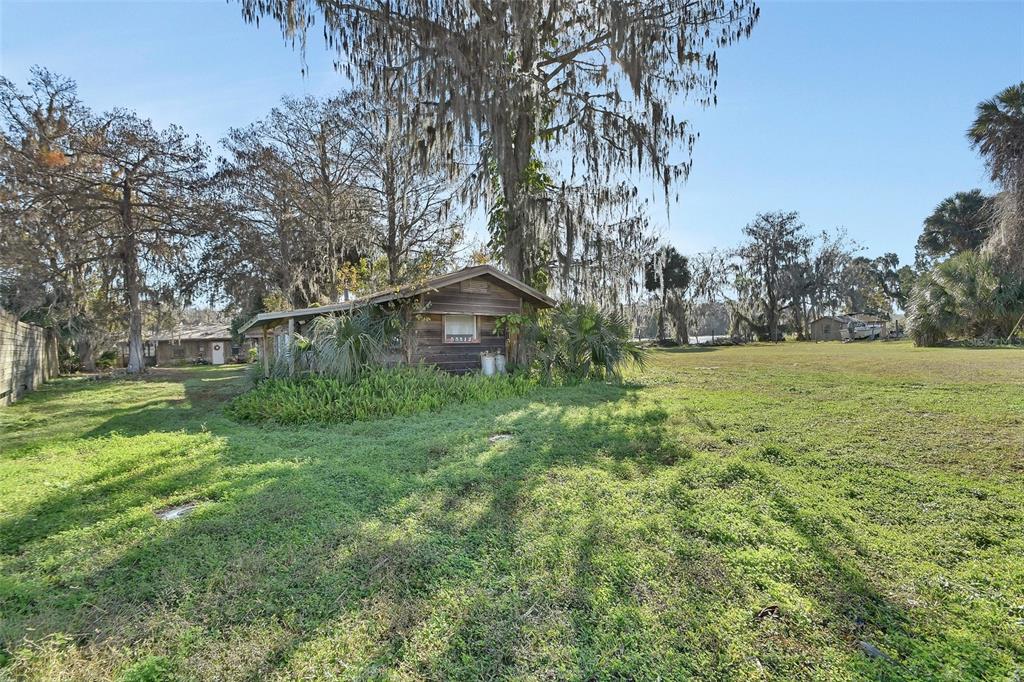 55512 Front Street Astor, FL 32102 - Photo 23 of 47