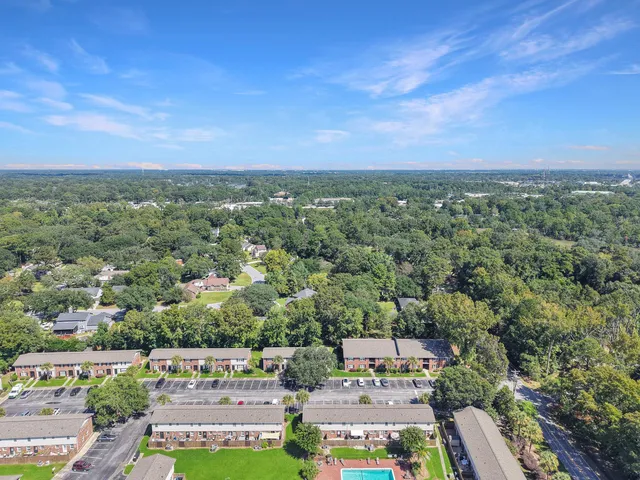 $199,900 | 415 Parkdale Drive, Unit 9E, Charleston, SC 29414