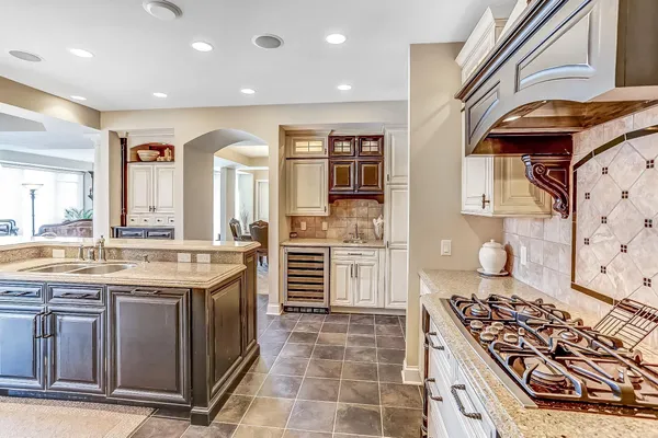 $1,399,000 | 1070 Grandview Court Northeast, Unit 405, Columbia Heights, MN 55421