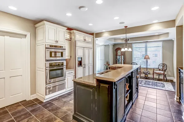 $1,399,000 | 1070 Grandview Court Northeast, Unit 405, Columbia Heights, MN 55421