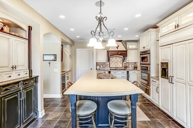 $1,399,000 | 1070 Grandview Court Northeast, Unit 405, Columbia Heights, MN 55421