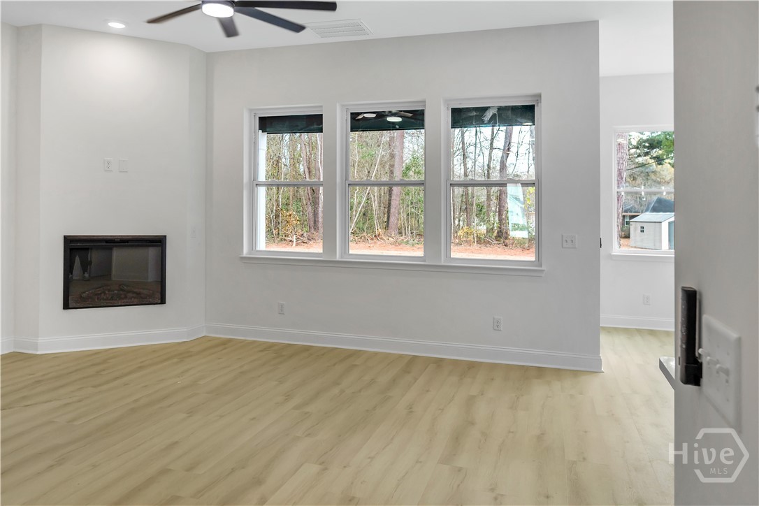 1105 Woodland Drive Pooler, GA 31322 - Photo 9 of 48 Living room