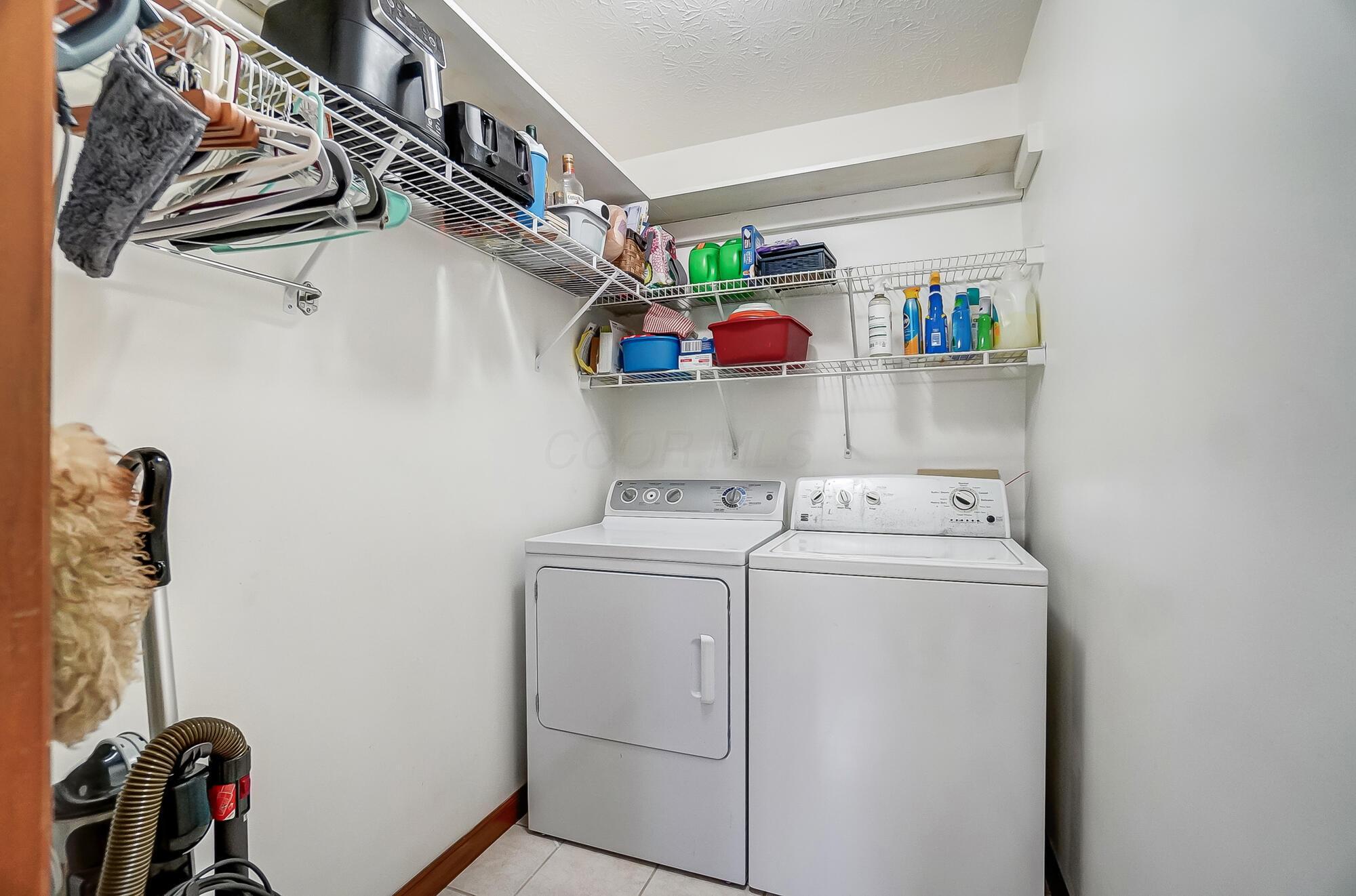 5337 Sutter Home Road Hilliard, OH 43026 - Photo 23 of 72 Main level laundry is in a private room off the kitchen/living room area
