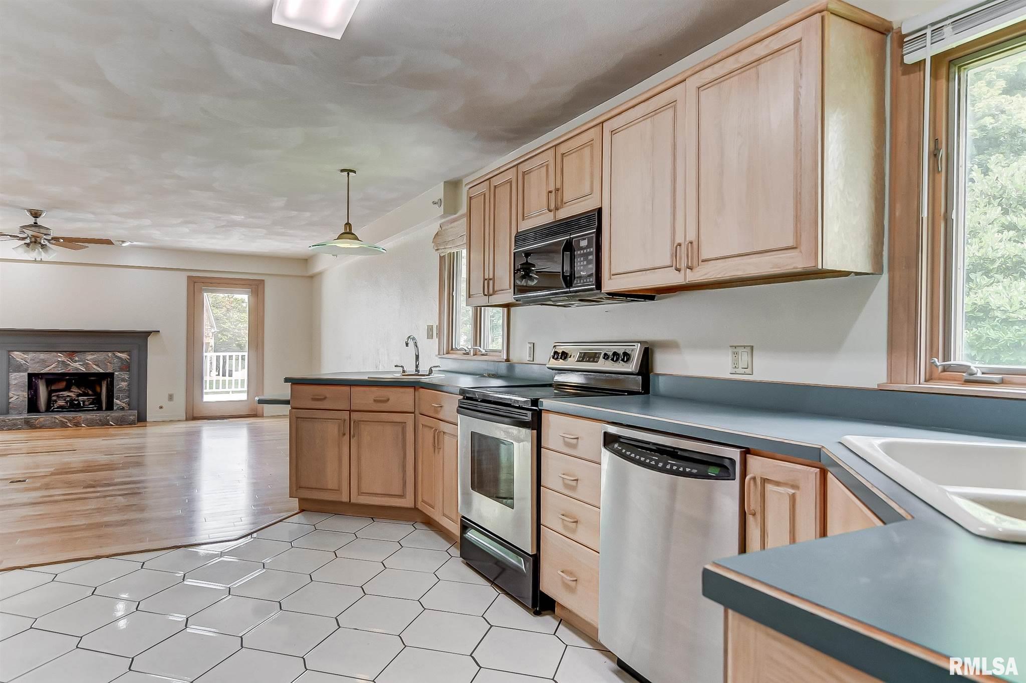 4073 Mill Stone Drive Springfield, IL 62711 - Photo 11 of 39