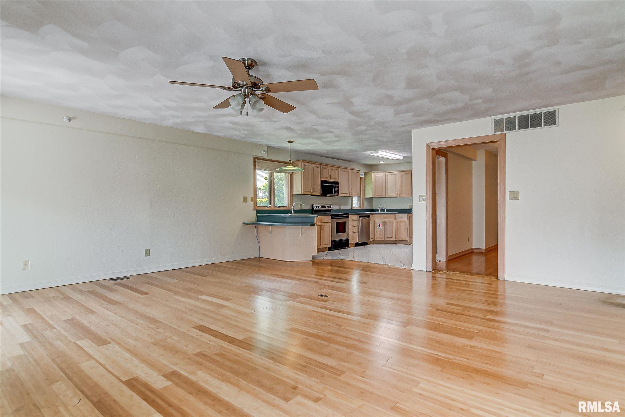4073 Mill Stone Drive Springfield, IL 62711 - Photo 9 of 39