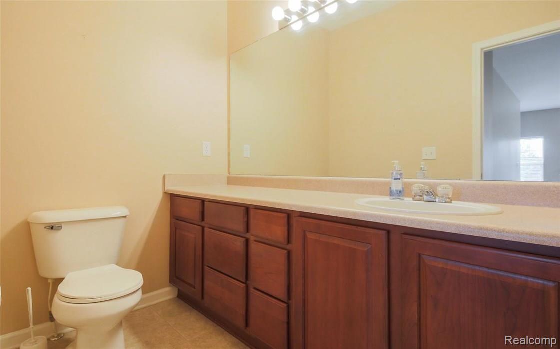 22696 Goddard Road Taylor, MI 48180 - Photo 16 of 23 Full Bathroom